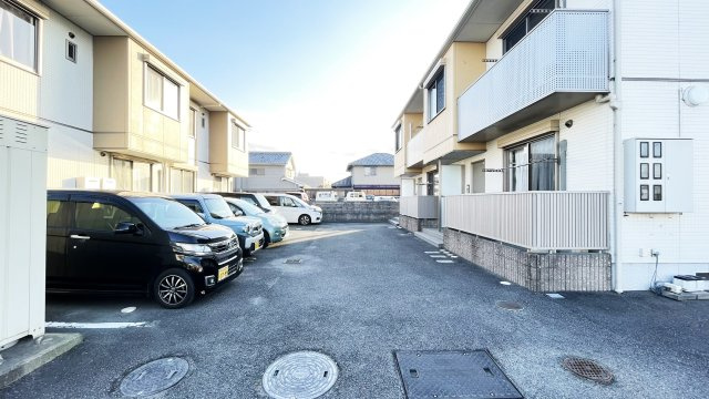 フレグランス沖洲　Ⅱ番館の駐車場