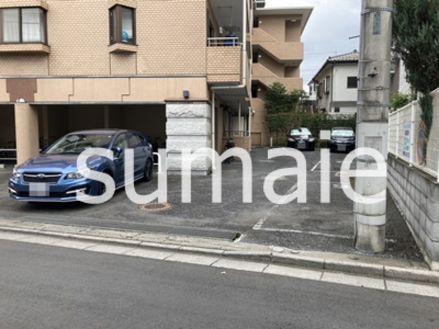 アーバンレジデンスの駐車場|敷地内駐車場。（要確認）
