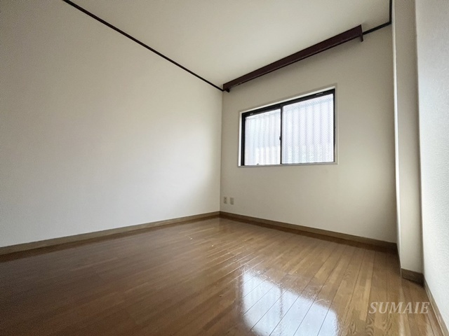 アーバンレジデンスの寝室|5帖居室です。