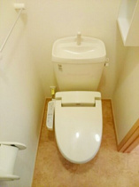 コンパクトで使いやすいトイレです