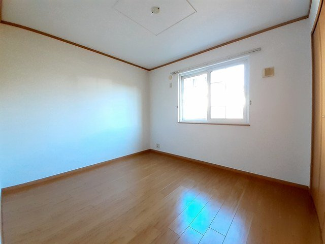 明るい色調の室内です