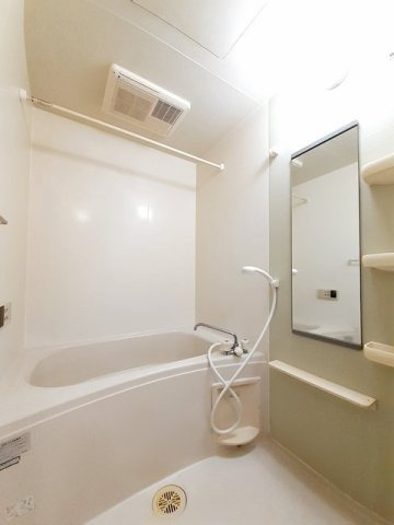 ゆったり過ごせるお風呂です