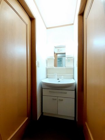 明るい洗面所です