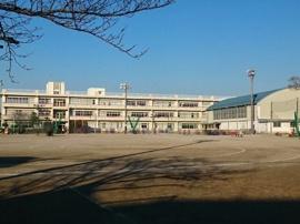 礼羽小学校まで550m