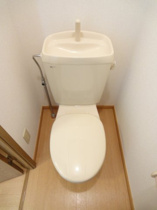 ゆったりとした空間のトイレです