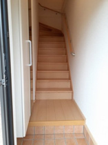 収納もある玄関です