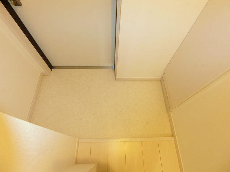 毎日通る玄関はこちらです