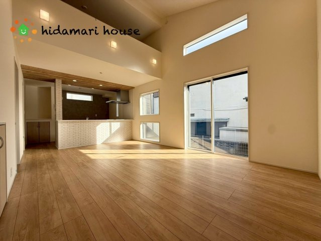 西区中釘　平屋新築戸建　ブルーミング01の居間・リビング|LDK：18帖