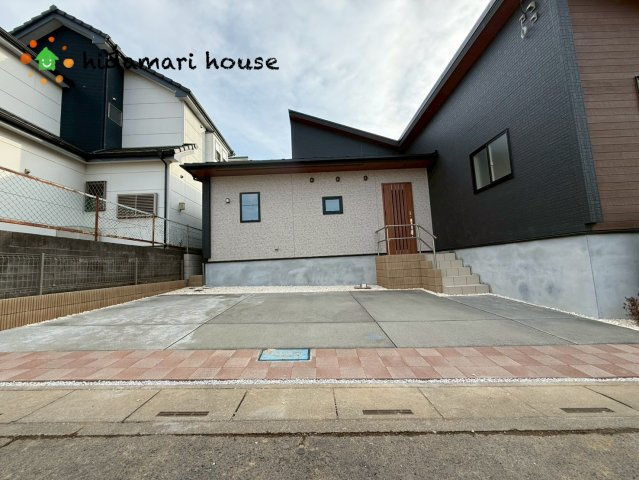 西区中釘　平屋新築戸建　ブルーミング01の駐車場