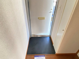 明るい玄関です