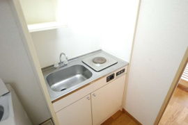 コンパクトなキッチンで掃除もラクラク