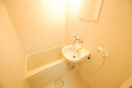 日々の疲れを癒すお風呂付です