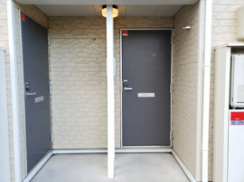 明るい玄関です