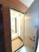 毎日通る玄関はこちらです