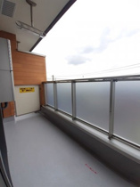 お洗濯にも便利なバルコニー付き