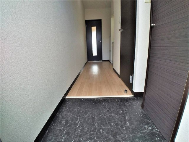 毎日通る玄関はこちらです