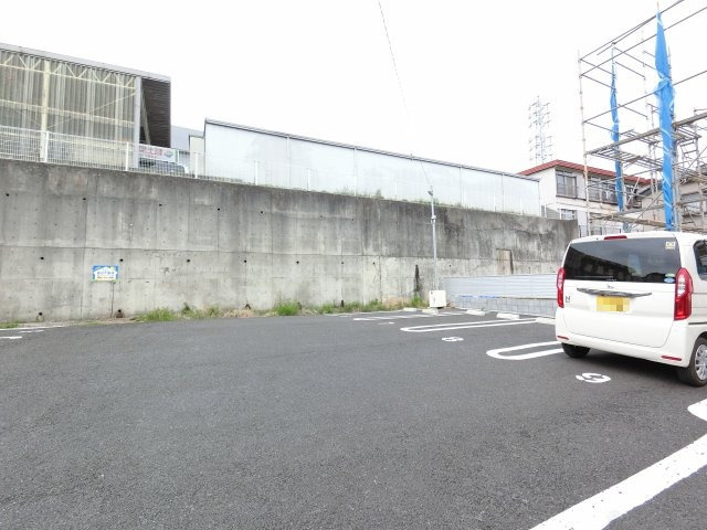 【駐車場】