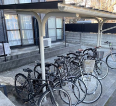 屋根付き駐輪場完備