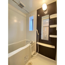 明るい色調の室内です