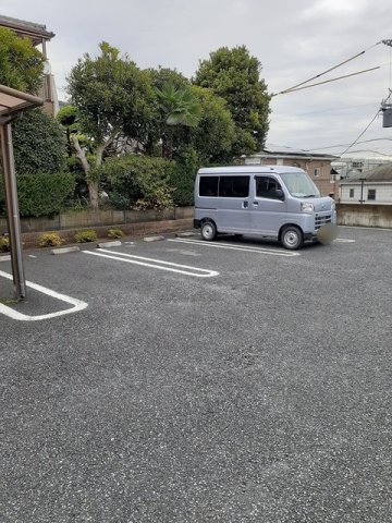 車をお持ちの方に嬉しい駐車場付きの物件です