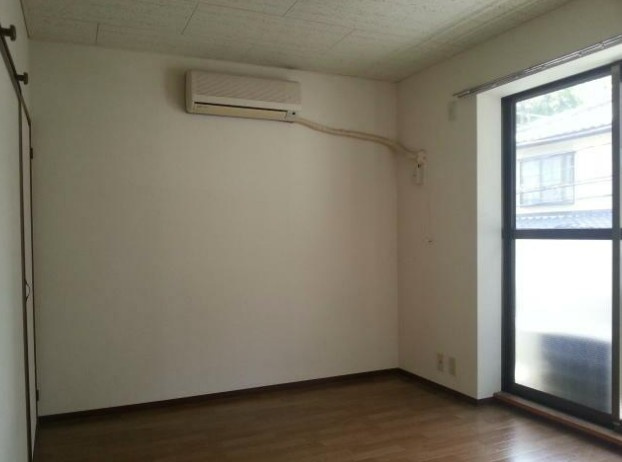 ヴィラグリーンの居間・リビング