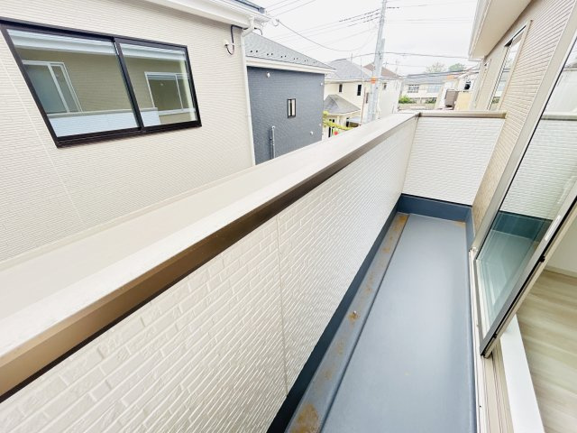 新築　前橋市北代田町1期　1号棟のバルコニー|現地写真　日当たりの良いバルコニーはお洗濯物もよく乾きそうです◎
　