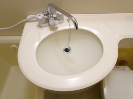 明るい洗面所です