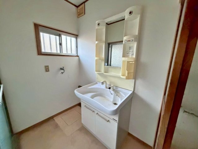 中古戸建　篠町広田3丁目の独立洗面台