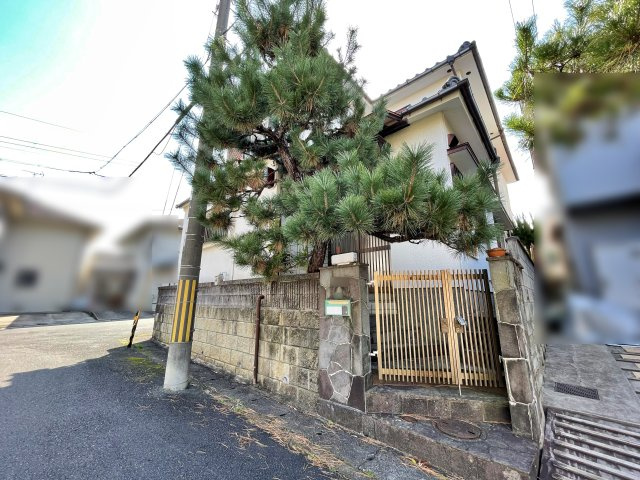 中古戸建　篠町広田3丁目の前面道路含む現地写真