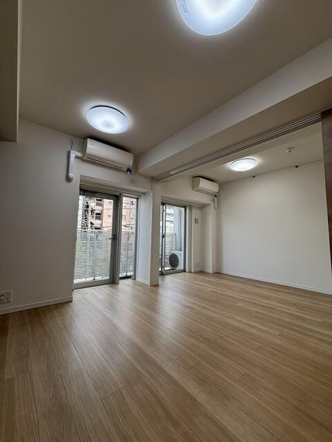 ルーラル二十四番館の居間・リビング