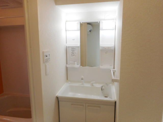 ＡＴ・ヴィレッジの洗面所|スペースが確保できる洗面所です