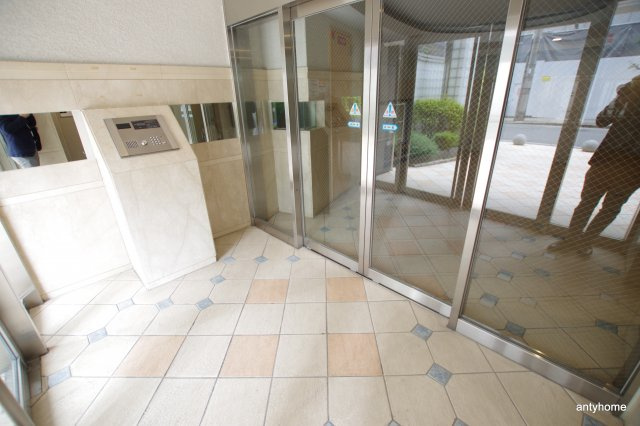 ダイドーメゾン大阪堂島　仲介手数料無料のエントランス