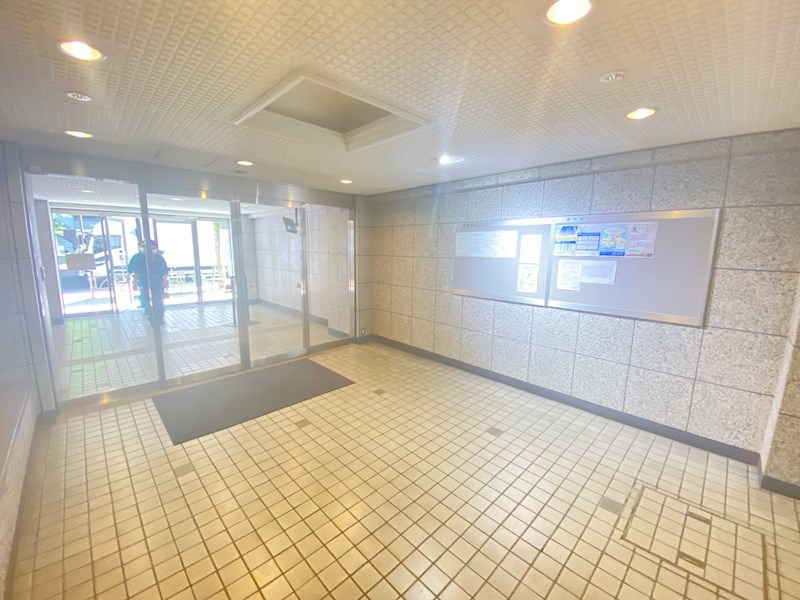 上馬マンションのエントランス