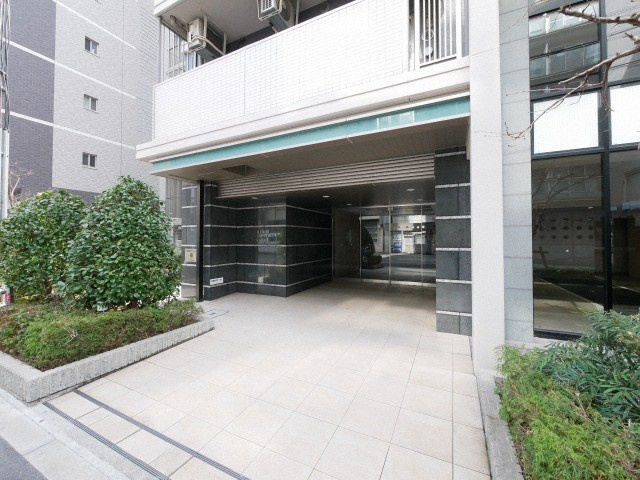 エステムコート難波サウスプレイスIVパークグレイスのエントランス