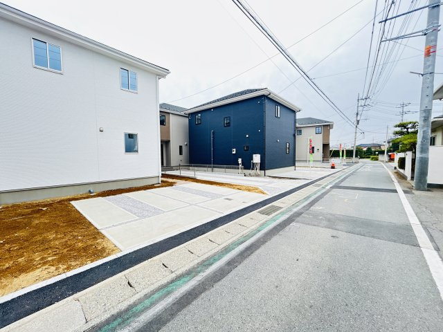 新築　前橋市北代田町1期　2号棟の前面道路含む現地写真|現地写真　西側接道幅員約4.4ｍ