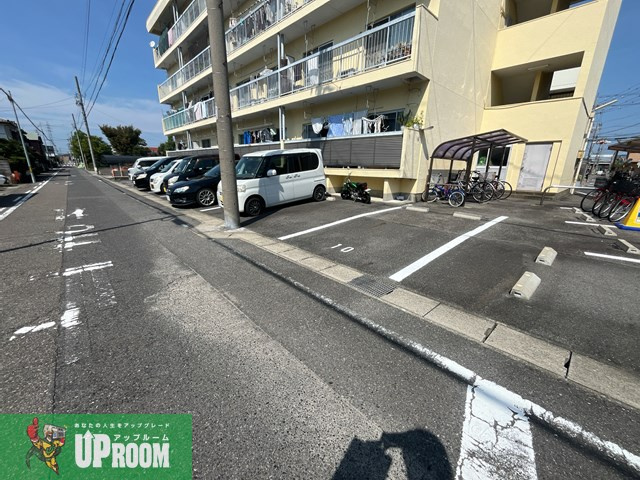 大平コーポラスⅠの駐車場