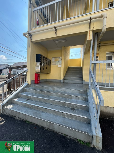 大平コーポラスⅠのエントランス