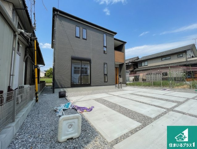 9日(土)・10日(日)現地ご案内可能！　長浜市平方町　第8期　新築一戸建ての外観|安心の10年保証！外観を美しく保ち、雨水で汚れを落とします！気になることがありましたら、お気軽にお問い合わせください！