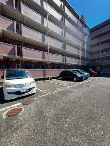 南福岡渡辺ビルの駐車場