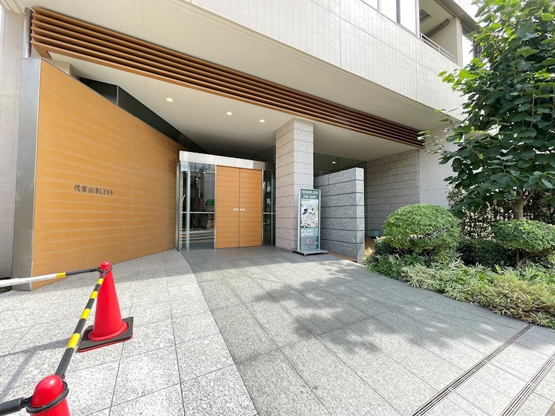 代官山BLESSのエントランス