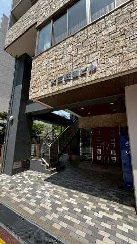 大三祇園ビルのエントランス