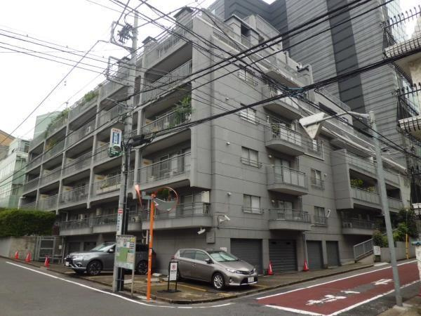 南平台マンションの駐車場| 
