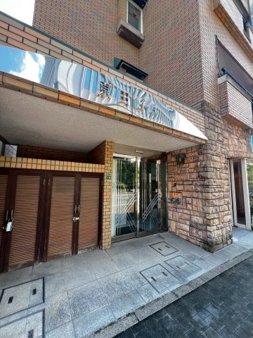 原田ビルのエントランス