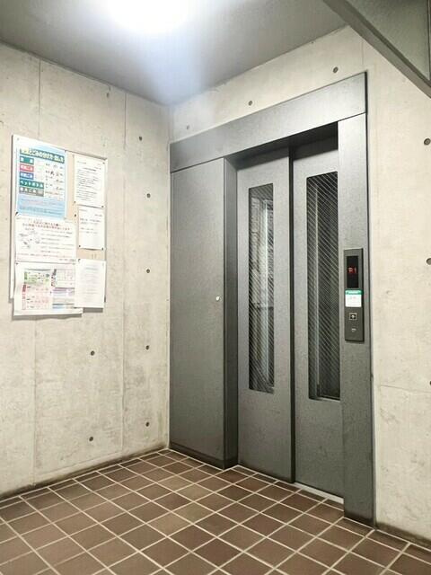 北沢スタディオス のロビー|エレベーター 