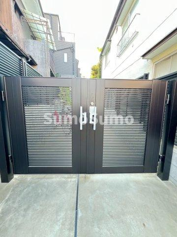 三茶レジデンスのエントランス|落ち着いたエントランスです