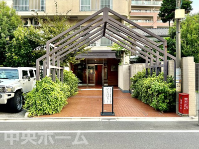  | ライオンズマンションお花茶屋 | 【エントランス】マンションのエントランスは、その物件の印象を決める、顔とも言える場所です。毎日通る場所ですからきれいなのが一番です。