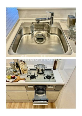 【キッチン】 | ライオンズマンションお花茶屋 | 【キッチン水栓】キッチン水栓はシャワーヘッドが伸びますのでシンクの隅々まで届きます。【三ツ口コンロ】奥様に好評な三ツ口コンロと魚焼きグリルです。