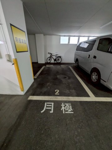 博多スタービルの駐車場
