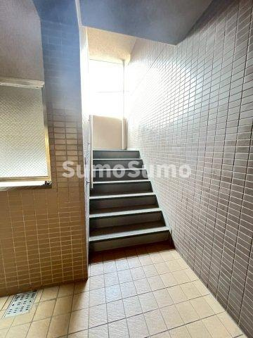 三井フラットのロビー|建物の内部です
