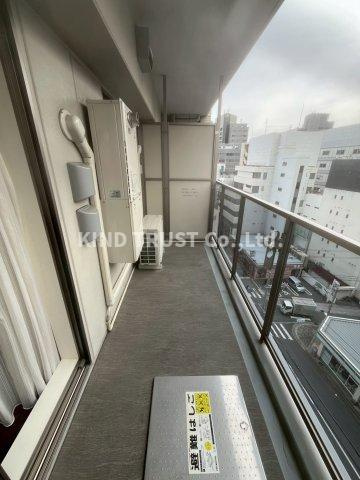 ブランズタワー梅田Northのバルコニー|暖かな日差しのふりそそぐバルコニー